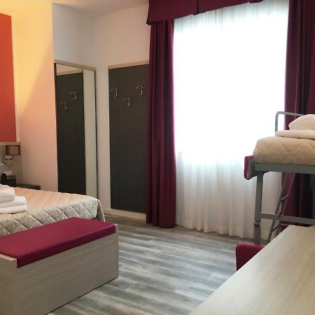 Alma Living Hotel- Al Girarrosto Venzone Bagian luar foto