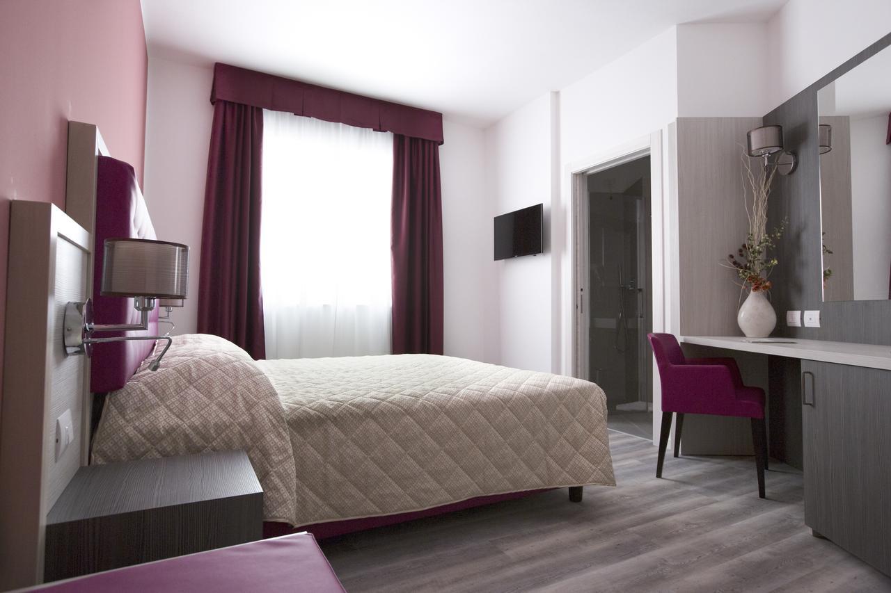 Alma Living Hotel- Al Girarrosto Venzone Bagian luar foto