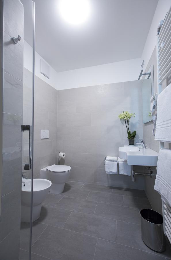 Alma Living Hotel- Al Girarrosto Venzone Bagian luar foto