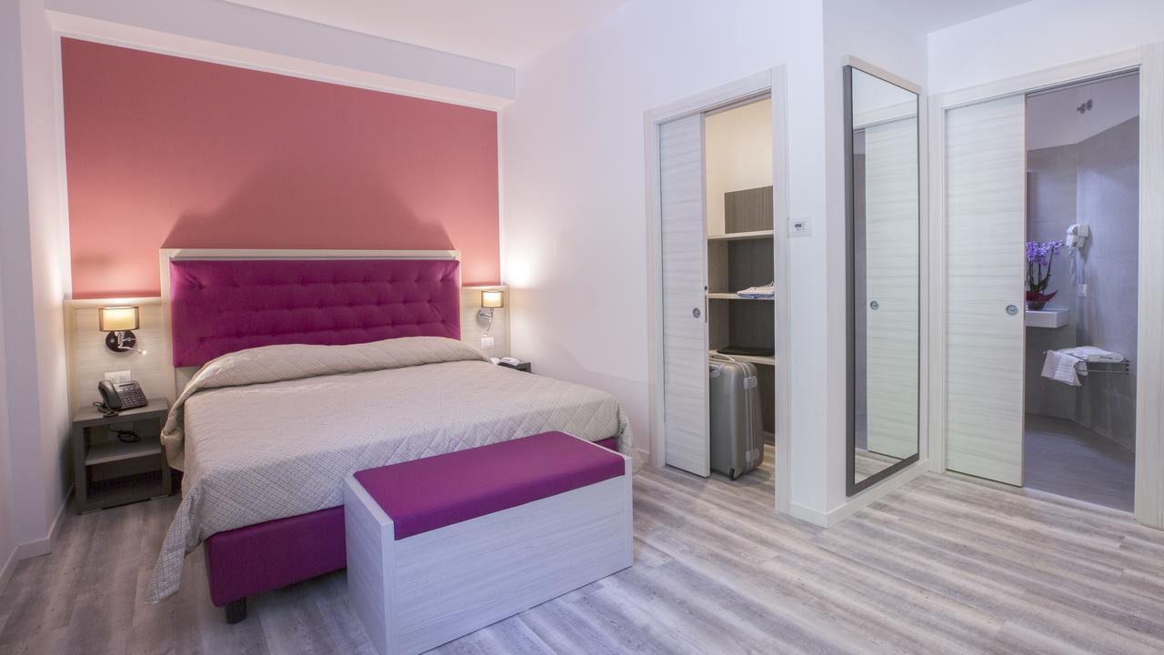 Alma Living Hotel- Al Girarrosto Venzone Bagian luar foto